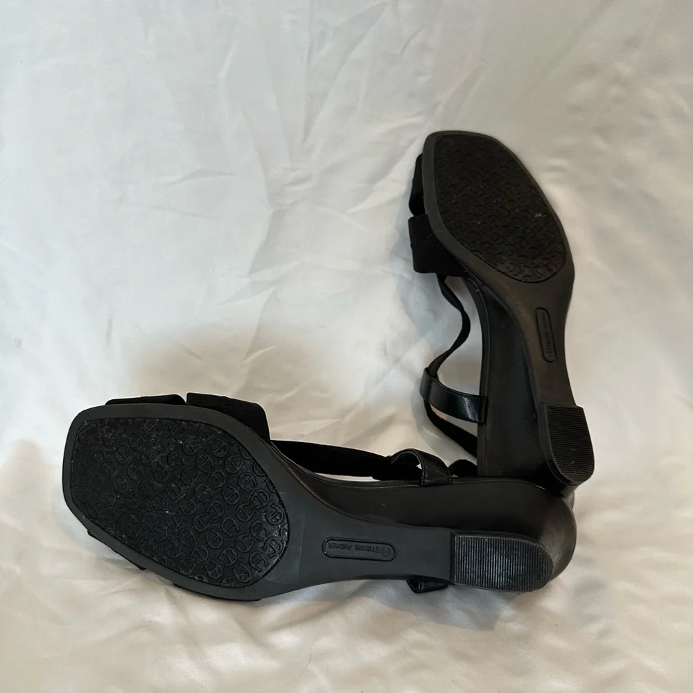 Black Open Toe Strappy Low Heel - Picture 6 of 8